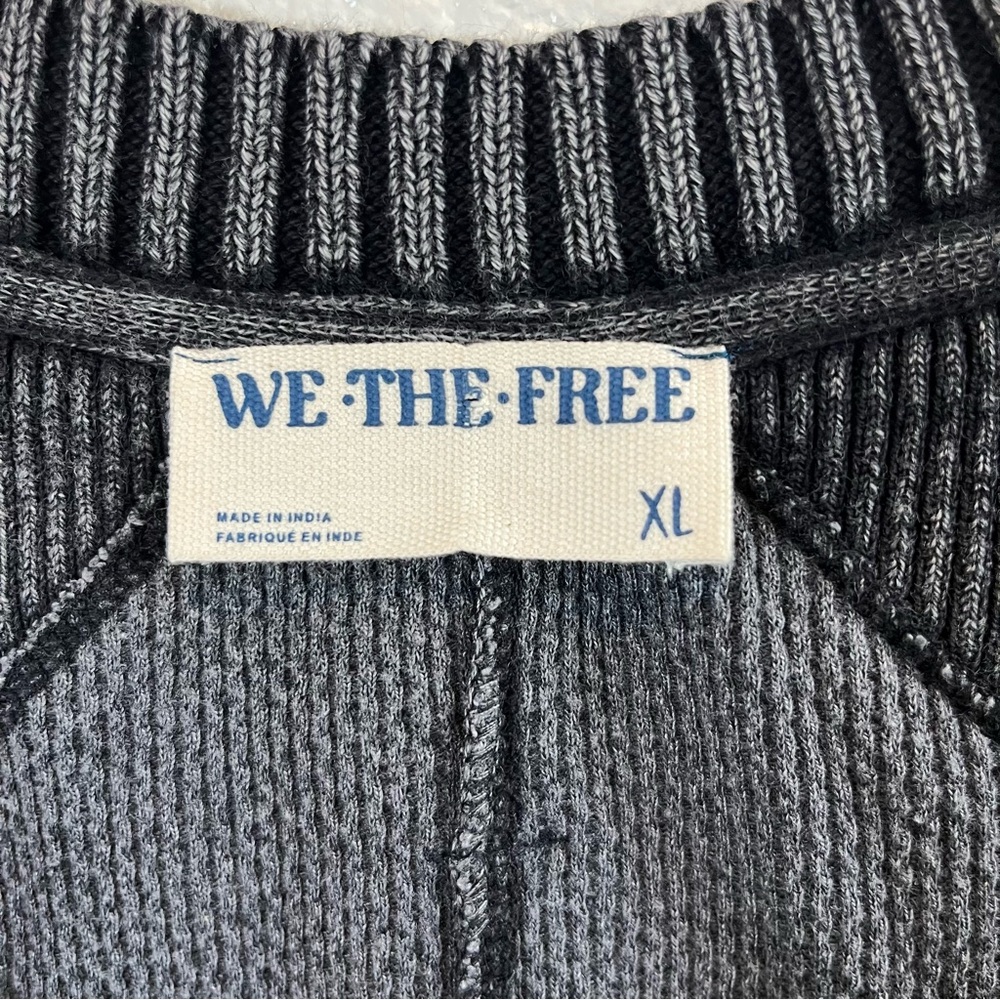 Free People We The Free Snapshot Cable Grey Cropped Cardigan Sweater Black XL - Picture 5 of 8
